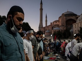 غرب مجسمه ها را سرنگون می کند،اردوغان قسطنطنیه را باز پس می گیرد