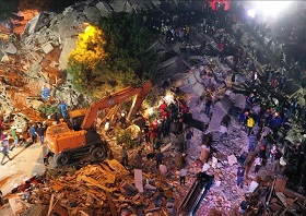 شمار قربانیان زلزله ازمیر ترکیه به ۲۴ کشته و ۷۹۹ زخمی افزایش یافت