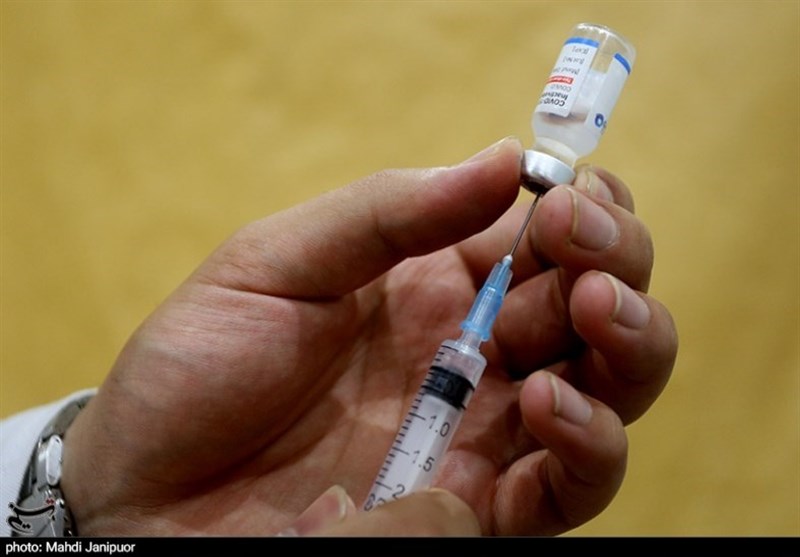 افراد بالای ۴۵ سال برای تزریق واکسن کرونا ثبت‌نام کنند