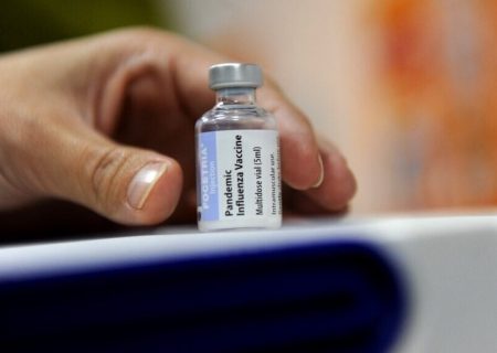 واکسن آنفلوآنزای خارجی در داروخانه‌ها توزیع نشده است/الزام ثبت در سامانه «تی تک»