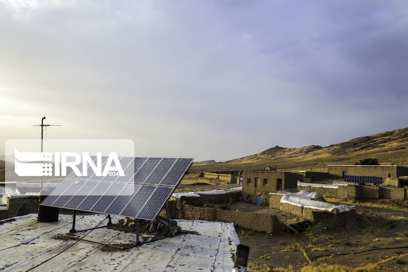 نیروگاه‌های خورشیدی حمایتی منبع درآمد پایدار برای مددجویان است