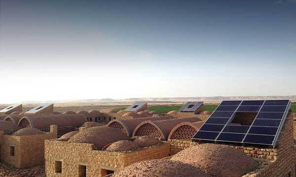 خانوار‌های مناطق محروم از انرژی خورشیدی درآمد کسب می‌کنند