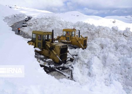 امدادرسانی به ۱۵ هزار و ۹۲۰ در راه مانده/ ۸۱۸ دستگاه خودرو از برف رها شد