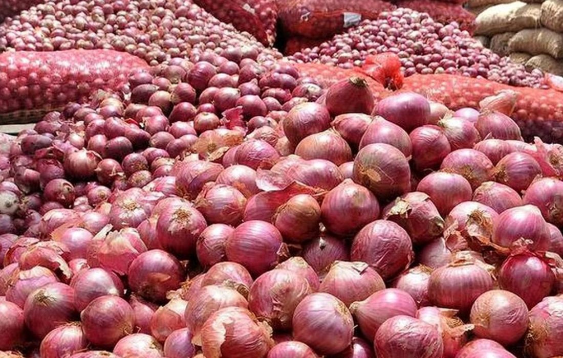 ریزش قیمت پیاز با توقف صادرات/ ۷۰۰ تن پیاز در میدان میوه و تره‌بار ماند