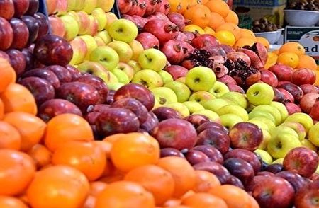 آغاز توزیع میوه تنظیم بازاری در ۱۰ استان
