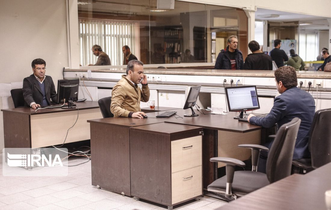 ساعت کار اداری بر اساس مصوبه دولت از نیمه خرداد تغییر میکند