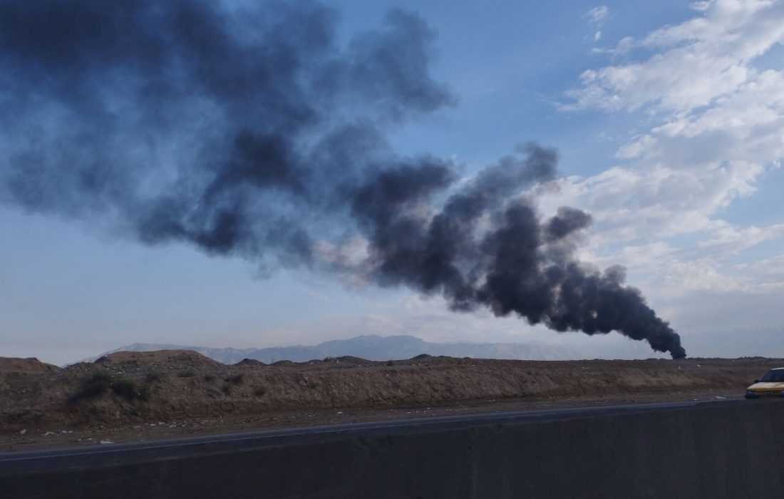 کسی به این دودهای سیاه توجه می کند؟