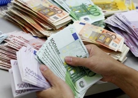 آخرین قیمت دلار، یورو و درهم در مرکز مبادله