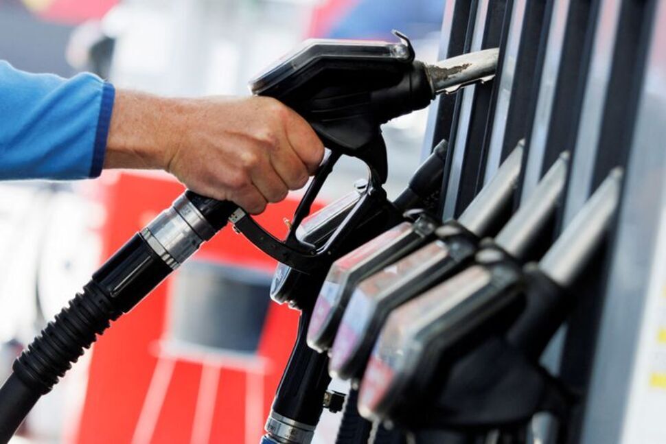 دولت برنامه‌ای برای افزایش قیمت بنزین در سال آینده ندارد