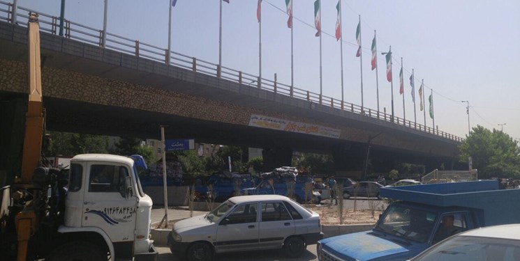 پل بعثت تهران جمع می‌شود