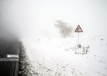 ضرورت مهارت رانندگی در گردنه‌های برفی/مردم از صعود به ارتفاعات بپرهیزند