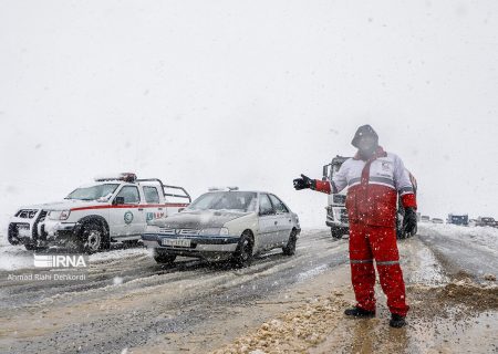 امدادرسانی به حادثه‌دیدگان در ۱۵ استان/رهاسازی ۱۲۹ خودروی گرفتار در برف و کولاک