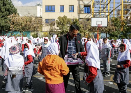 توزیع شیر و انجام غربالگری چاقی در مدارس ابتدایی/ بوفه‌ها نظارت می‌شوند
