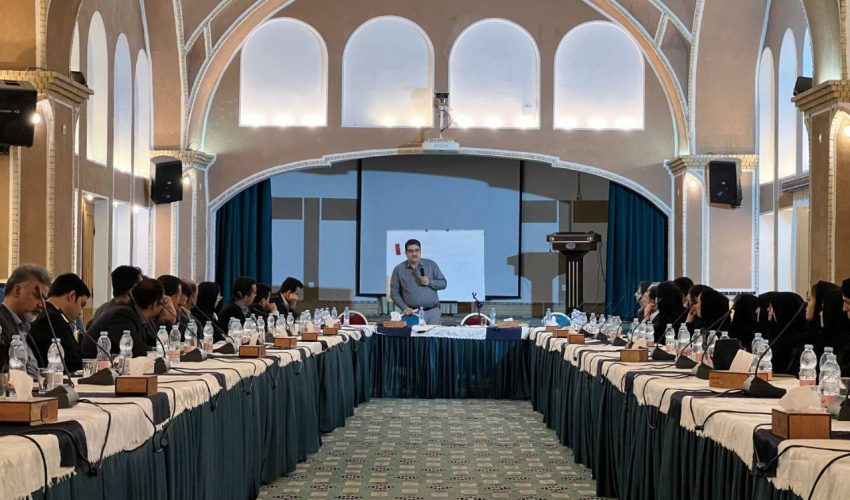 برگزاری دوره آموزشی بازاریابی درون شعبه ای در بانک ایران زمین