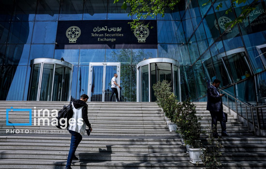 نماگر بازار با فشار عرضه حقیقیها ۶ هزار واحد افت کرد