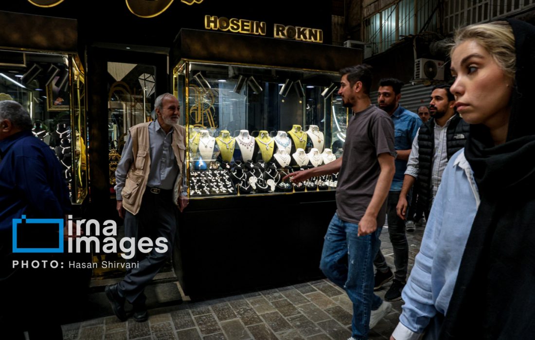 ریزش قیمت ارزها در مرکز مبادله/نوسان در بازار طلای تهران