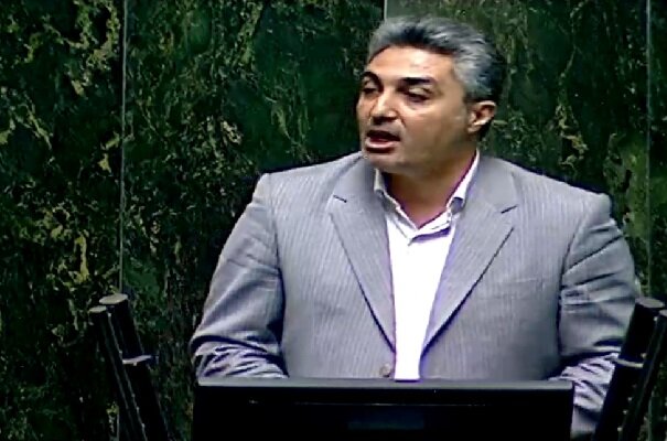 کمیسیون اقتصادی: بانک مرکزی سیاستهای ارزی خود را اصلاح کند