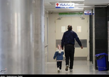 بیماران در صف نوبت‌دهی بیمارستان‌های دولتی/راهکار تامین اجتماعی برای کاهش ازدحام