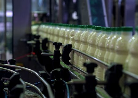 تب برفکی و کمبود نهاده؛ دو عامل گرانی شیرخام