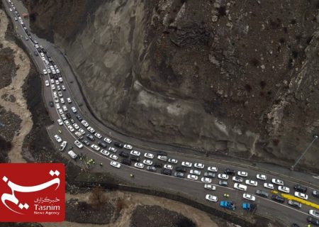 ترافیک سنگین در محور هراز/ بارش باران در جاده‌های ۴ استان