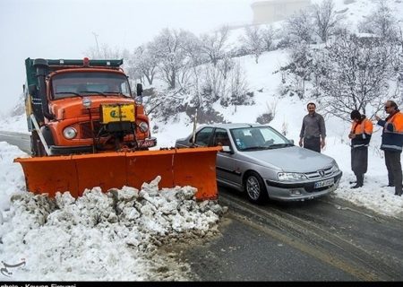 انسداد ۲۲ محور مواصلاتی کشور به دلیل بارش برف و باران